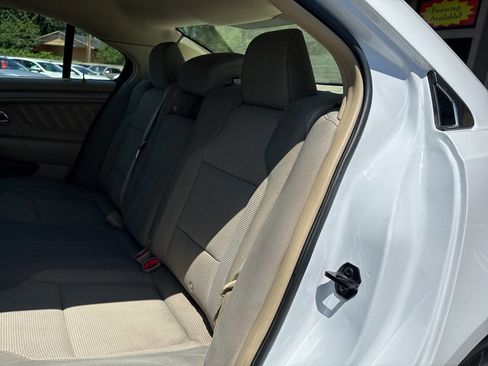 Used 2017 Ford Taurus SEL image 14