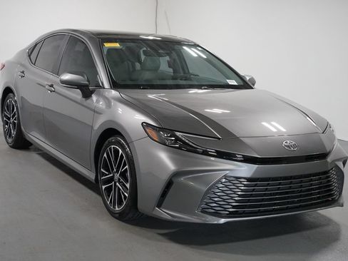 Certified 2025 Toyota Camry XLE FWD image 3