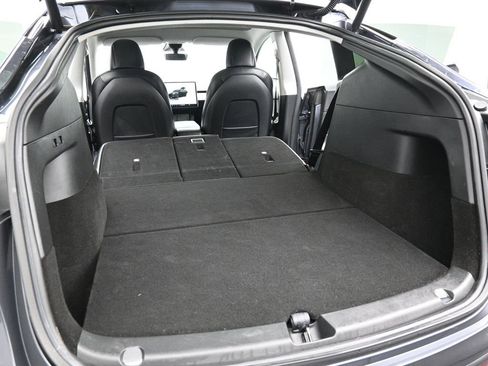 Used 2022 Tesla Model Y Performance image 17