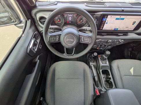 New 2025 Jeep Gladiator Sport image 17