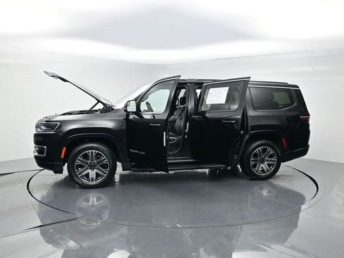 Used 2024 Jeep Wagoneer Series II w/ Flexible Seating Group RWD image 29