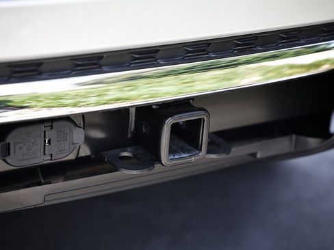 Used 2025 Jeep Grand Cherokee Limited w/ Luxury Tech Group II image 8