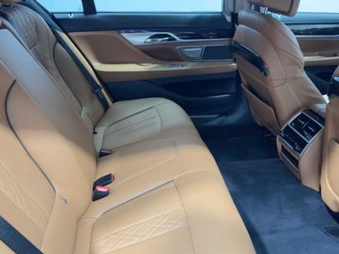 Used 2020 BMW 740i w/ Premium Package RWD image 16