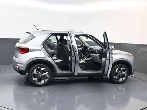 Certified 2026 Hyundai Venue SEL FWD image 29