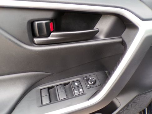 Used 2024 Toyota RAV4 LE AWD/4WD image 22