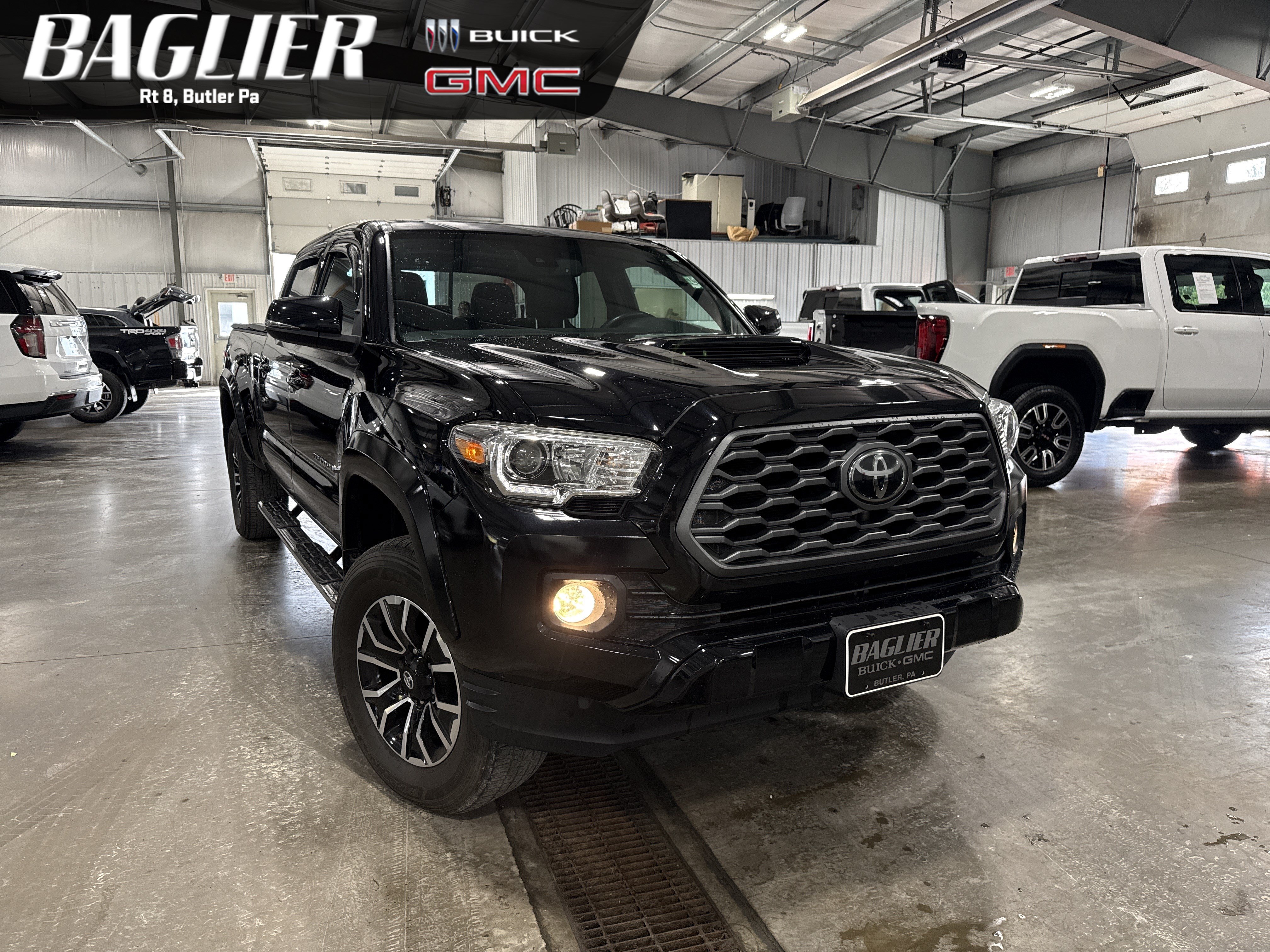 Used 2021 Toyota Tacoma TRD Sport AWD/4WD image 1