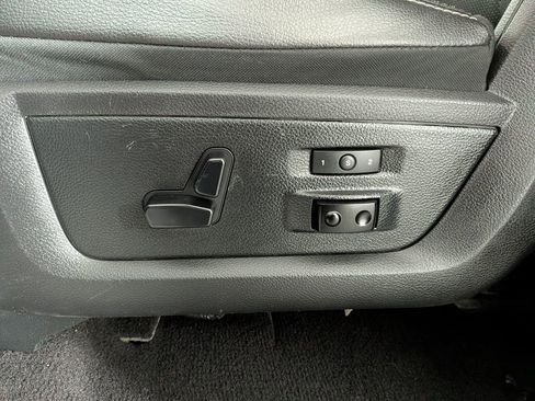 Used 2016 RAM 3500 Laramie w/ Cold Weather Group image 19