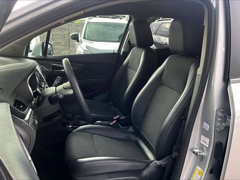 Used 2022 Buick Encore Preferred w/ Safety Package image 7