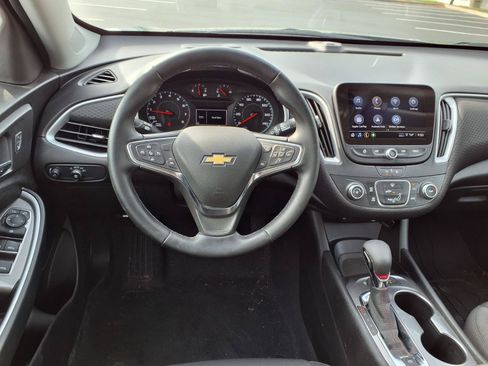Used 2024 Chevrolet Malibu RS w/ LPO, Floor Liner Package FWD image 2