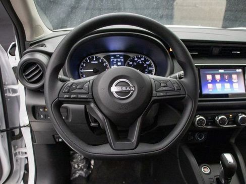 New 2025 Nissan Kicks Play S image 24