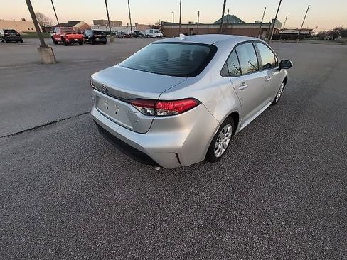 Certified 2025 Toyota Corolla LE image 5