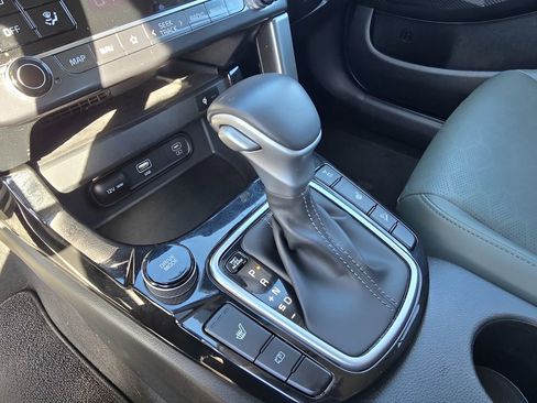 Used 2024 Kia Seltos SX image 19