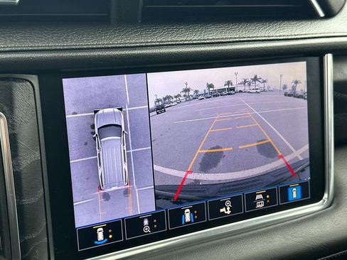 Used 2021 GMC Yukon Denali w/ Denali Premium Package image 19