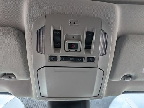 Used 2021 Toyota Highlander XLE image 33