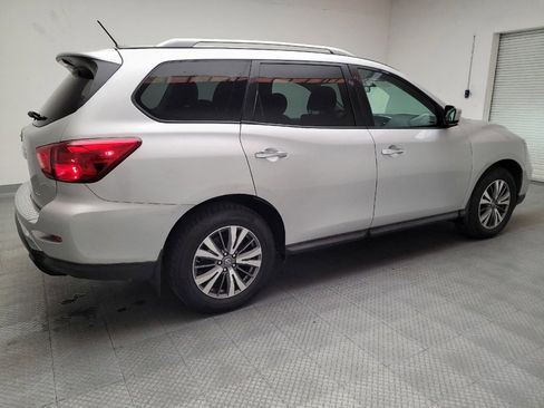 Used 2017 Nissan Pathfinder S image 10