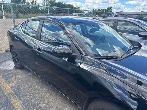 Used 2025 Nissan Sentra S FWD image 7