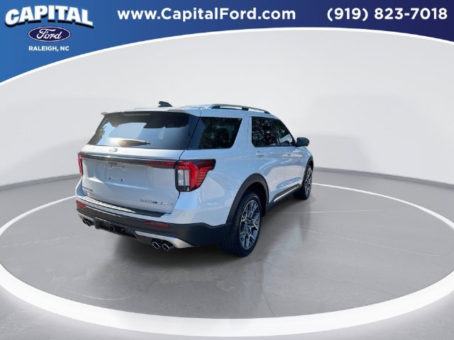 Certified 2025 Ford Explorer Platinum w/ Ultimate Package AWD/4WD image 8