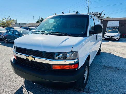 Used 2021 Chevrolet Express 2500 2500 3dr Cargo Van w/ Enhanced Convenience Package image 1