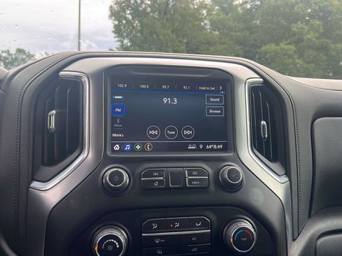 Used 2023 Chevrolet Silverado 2500 LT image 17