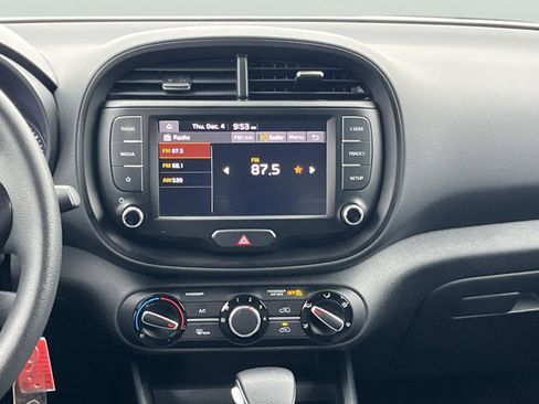 Certified 2022 Kia Soul LX w/ Technology Package image 11