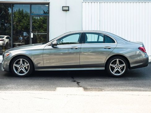Used 2018 Mercedes-Benz E 300 4MATIC image 4