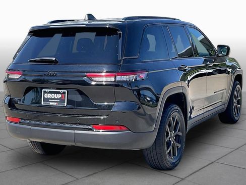 Used 2024 Jeep Grand Cherokee Altitude AWD/4WD image 13
