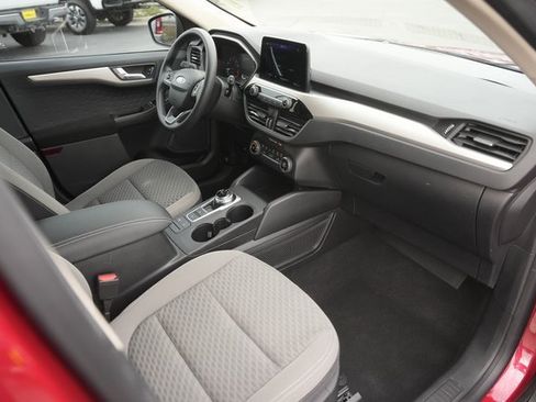 Certified 2020 Ford Escape SE image 17