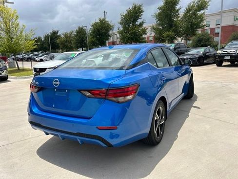Used 2025 Nissan Sentra SV FWD image 3