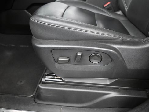 Used 2024 Chevrolet Tahoe LT image 11