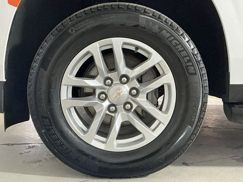 Used 2024 Chevrolet Tahoe LT w/ Luxury Package image 20