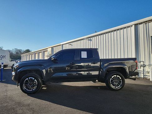 Used 2024 Toyota Tacoma TRD Sport image 2