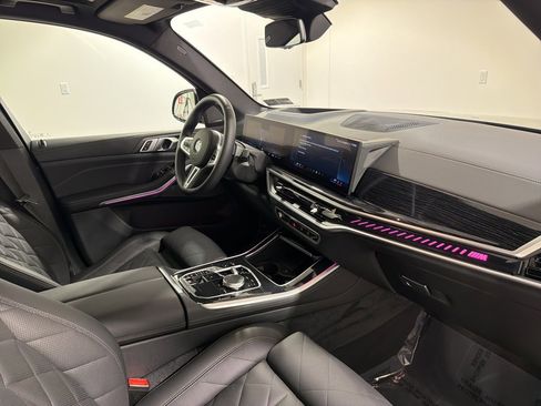 Used 2025 BMW X5 M60i w/ Climate Comfort Package image 24
