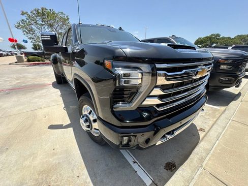 Used 2024 Chevrolet Silverado 3500 High Country w/ High Country Premium Package AWD/4WD image 31
