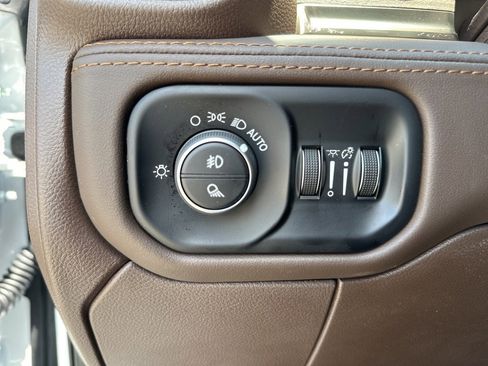 New 2025 RAM 2500 Limited image 35