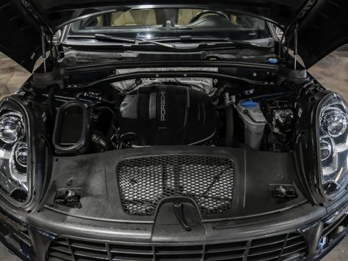 Used 2018 Porsche Macan AWD/4WD image 49