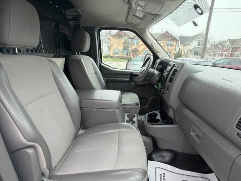 Used 2018 Nissan NV 2500 SV RWD image 29