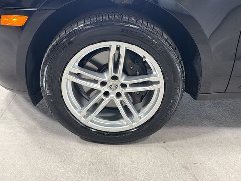 Certified 2026 Porsche Macan AWD/4WD image 42