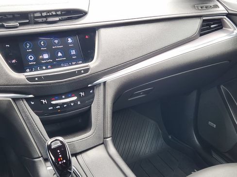 Used 2023 Cadillac XT5 Luxury FWD image 32