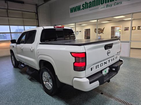 Used 2024 Nissan Frontier SV w/ SV Convenience Package AWD/4WD image 9