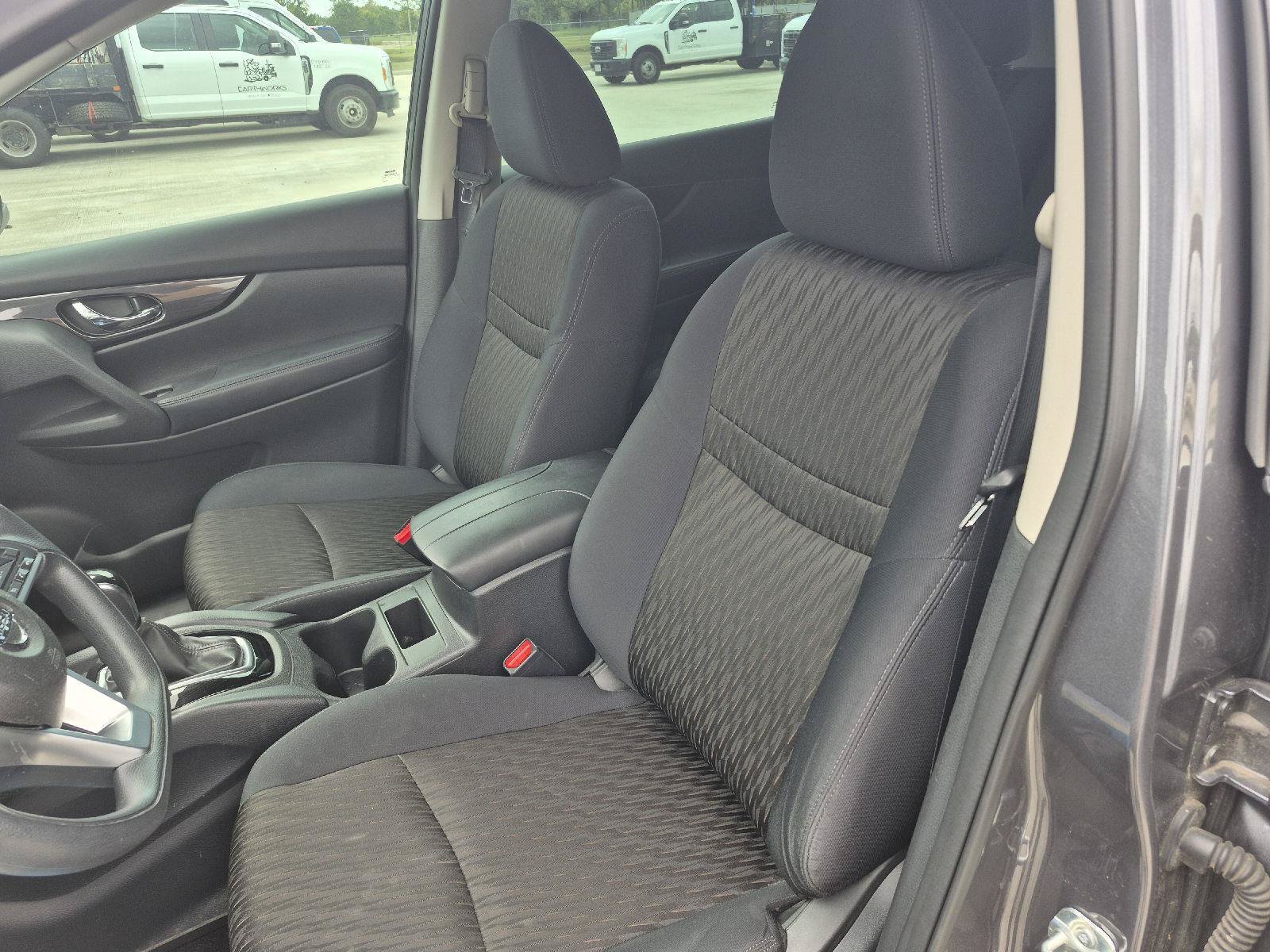 Used 2017 Nissan Rogue S FWD image 7