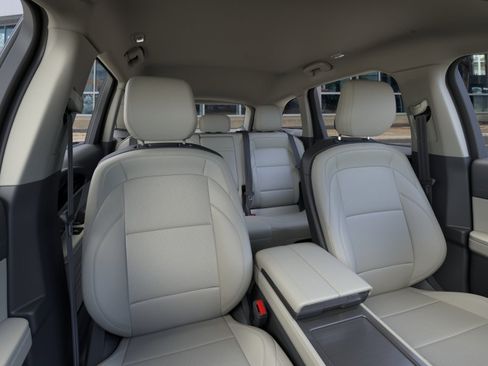 Used 2026 Lincoln Nautilus Premier AWD/4WD image 10