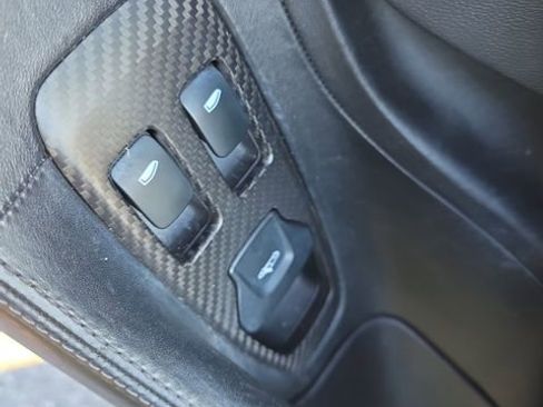 Used 2020 McLaren 570S Spider image 14