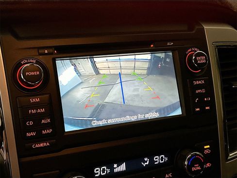 Used 2017 Nissan Titan SL image 14