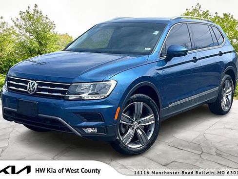 Used 2020 Volkswagen Tiguan SEL w/ Tiguan Two-Row MDO Package image 1