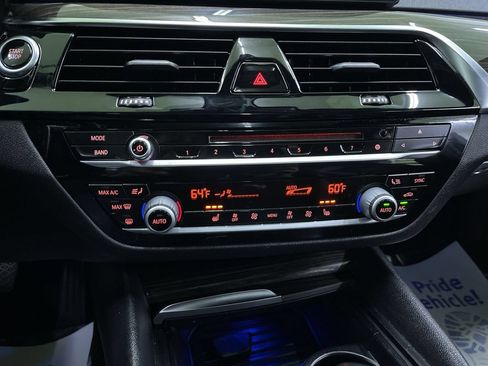 Used 2018 BMW 530e w/ Premium Package 2 RWD image 25