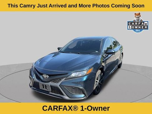 Used 2021 Toyota Camry SE FWD image 2