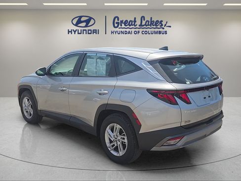 Used 2025 Hyundai Tucson SE FWD image 3