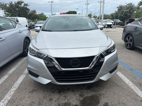 Certified 2020 Nissan Versa SV FWD image 2