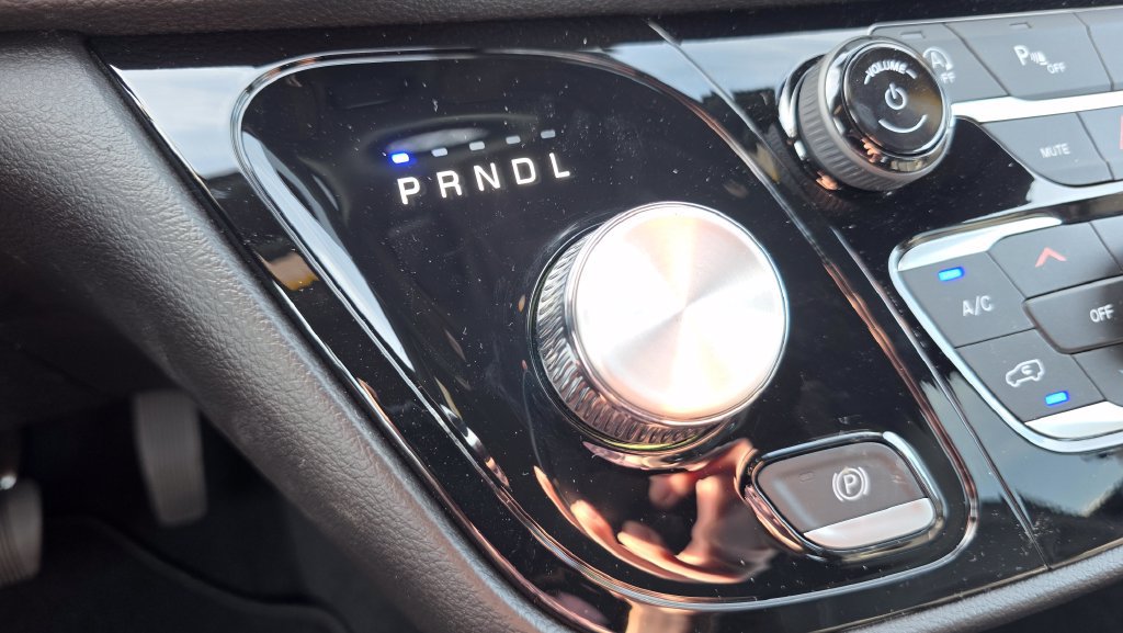 New 2027 Chrysler Pacifica Select FWD image 39