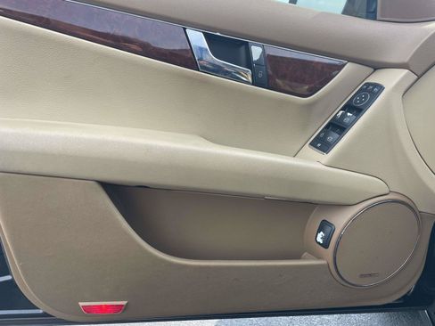 Used 2008 Mercedes-Benz C 300 Sedan image 15